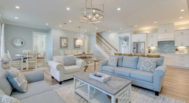 Коттедж Miramar Beach Getaway w/ Pool Access & Fireplace