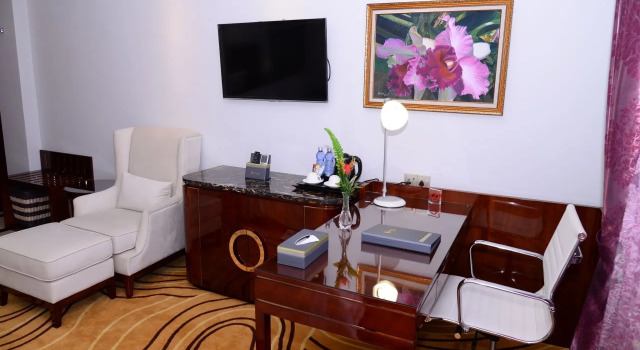 Royal Hinthar Hotel