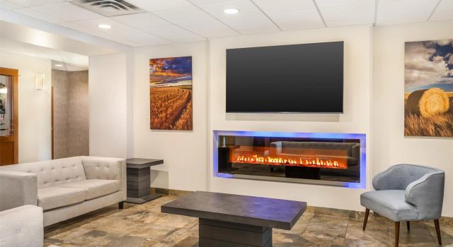 Best Western Plus Service Inn & Suites, Book Hotel Hotels in Lethbridge with Parking, Parking