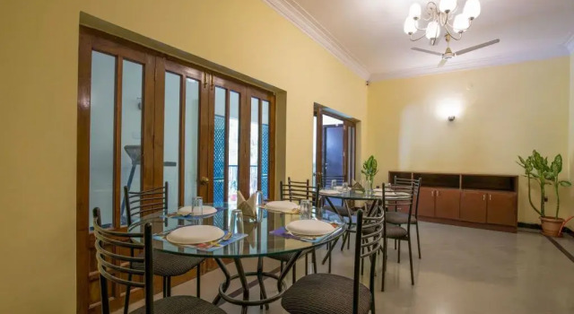 Guest Inn Suites Castle, Rezerwuj Pensjonat Banjara Hills 