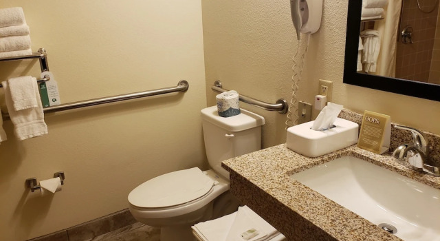 Standard Vierer Zimmer Cobblestone Inn & Suites - Merrill
