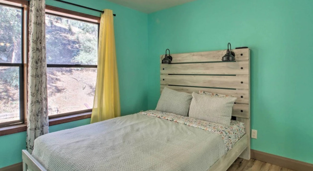 Pine Mountain Club Getaway w/ Foosball Table!, Réserver Hôtel Pine Mountain Club 