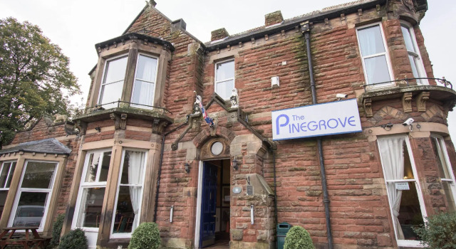 Pinegrove Hotel