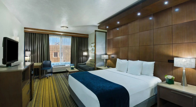 Oxford Suites Spokane Downtown, Забронировать Отель Спокан Spokane Metropolitan Area