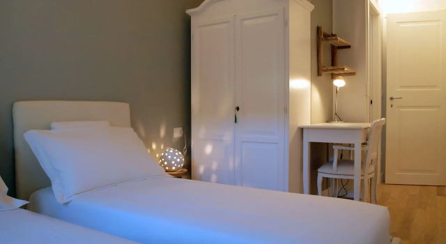 Cosmopolitan Central Rooms, Забронировать Гостевой дом Гостевые дома Болоньи, рядом с Церковь Святого Стефана, Гостевой дом