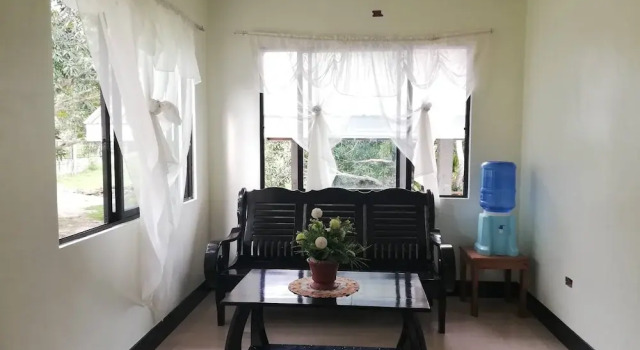Balai Mariacaria Pension House, Buchen Sie Hotel Guindulman 