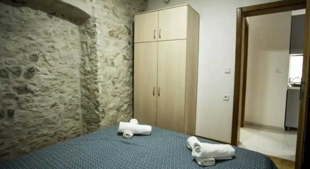 Apartments Stone House Murter, Забронировать Апартаменты/квартира Муртер 