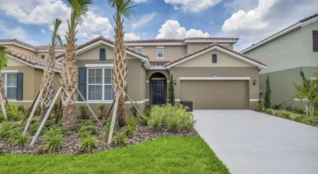 6 Bed 4 Bath Solterra Beautiful Home! 6 Bedroom Villa by RedAwning
