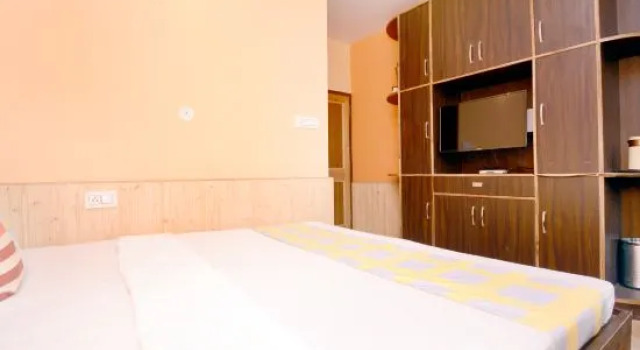 OYO Home 37291 Pine View Stuido Stay Kanlog