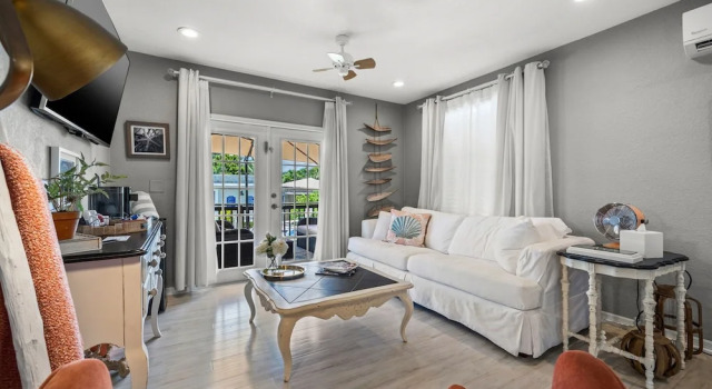 Люкс Luxury The Kenwood Gables B&B