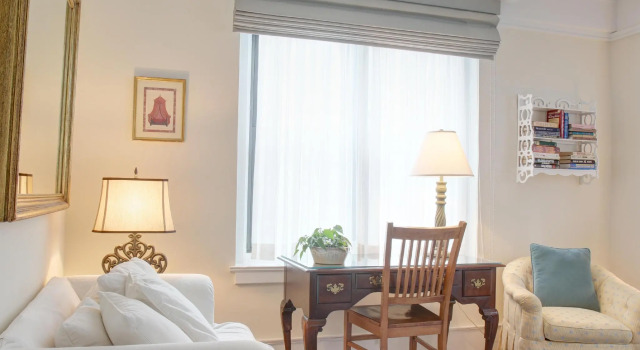 Четырёхместный полулюкс Roger Smith Hotel