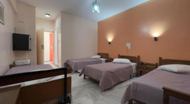 Четырёхместный номер Standard Hotel Cosmos