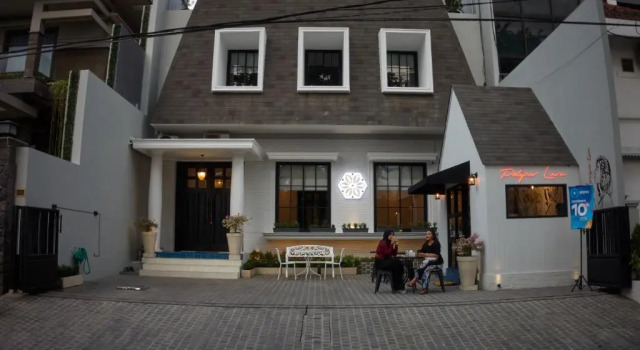 Mooi House By Ziri, Varaa Hotelli Surabaya East Java, lähellä Surabaya Town Square