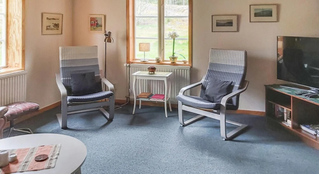 Awesome Home in Ed With 4 Bedrooms and Wifi, Book Hotel  