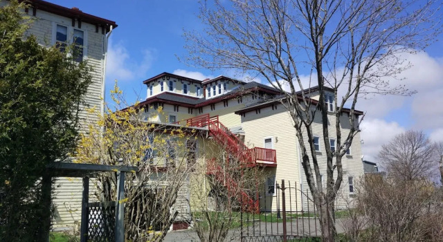 B&B Homeport Historic c1858, Забронировать Отель «постель и завтрак» Отели River Valley с парковкой, Парковка