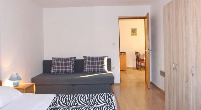 Apartment Remi - 300 m from sea: A3 Nin, Zadar riviera