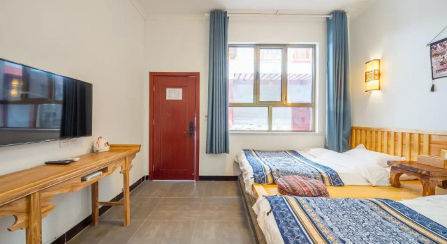 Номер Deluxe Dunhuang Hu Yang Inn