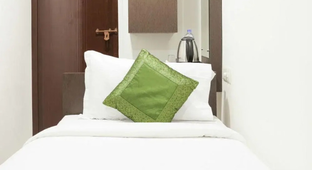 Qubehotelinn, Varaa Hotelli Kochi New Delhi