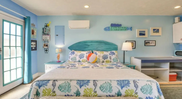 PCB Studio w/ Private Patio: Steps to Beach!, Book Lejlighed Hoteller i Lower Grand Lagoon med parkering, Parkering