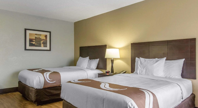 Четырёхместный номер Standard Quality Inn Downtown Historic District