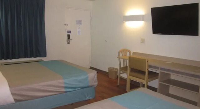 Четырёхместный номер Standard Motel 6 Bells, TN - Brownsville