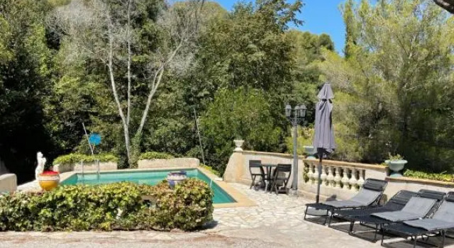 Студия Studio en bas de villa avec piscine proche bord de mer