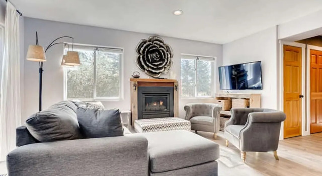 Summit Forrest #D2 by Book by Owner, Rezerwuj Hotel Hotele w Vail Ski z parkingiem, Parking