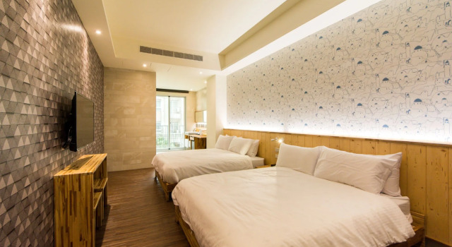 Treehouse Hostels