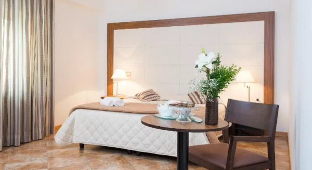 Номер Standard Royal Hotel