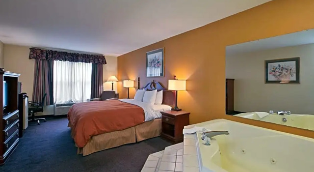Двухместный люкс c 1 комнатой Country Inn & Suites by Radisson, Richmond I-95 South, VA