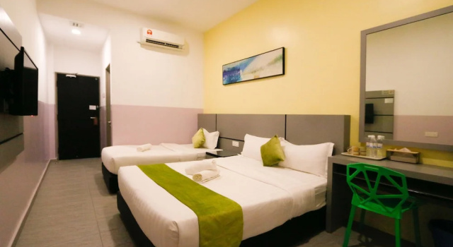 Трёхместный номер Deluxe Swing & Pillows - Travelland Hotel, Ipoh