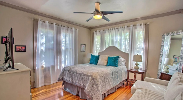 Dallas Couples Retreat: Walk to Lower Greenville!