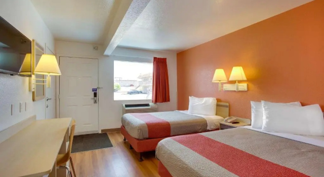 Четырёхместный номер Standard Motel 6-Albuquerque, NM - Carlisle