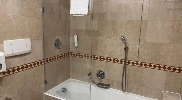 Полулюкс Crystal Hotel Varese