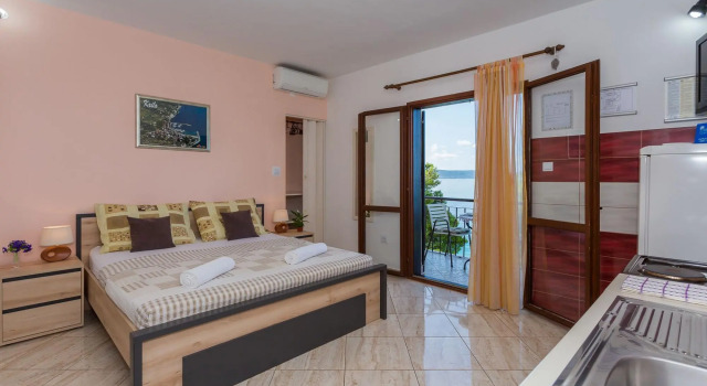 Verica - 15 m From Beach - SA3, Varaa Hotelli Dugi Rat Split Region