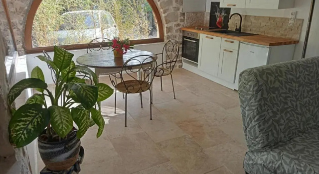 Апартаменты Bas de villa au chant des cigales