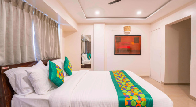 Номер Deluxe Treebo Royal Comfort Atithi