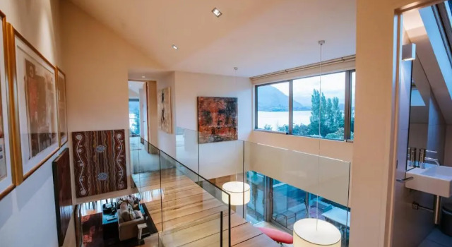 Коттедж Lakeside Road - Sleeps 8 - Lake Views - Lake Front