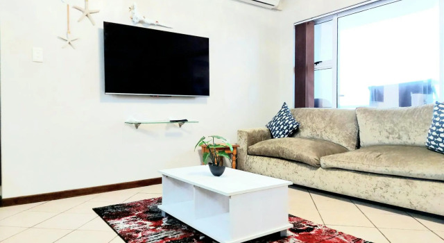 Beachside 3 bed apartment with stunning seaviews