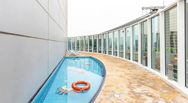Yogi - Serene Romance in a Stylish Studio with City Views