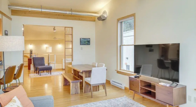 Custom Harborside Loft In the Heart of Ketchikan, Rezerwuj Hotel Ketchikan Alaska