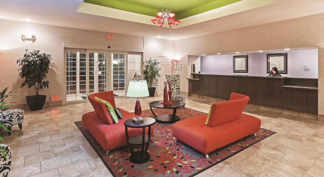 La Quinta Inn & Suites by Wyndham Decatur, Забронировать Отель Декейтер Dallas - Fort Worth Metropolitan Area
