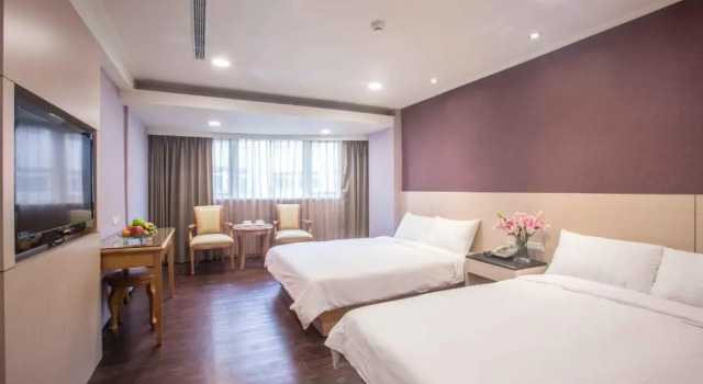 Четырёхместный номер Standard KKS Hotel