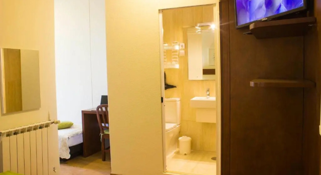 Трёхместный номер Standard с балконом и с видом на сад Hotel Estoril Porto