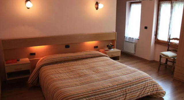 Четырёхместный номер Standard с балконом Hotel Bellevue