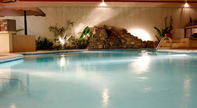 Полулюкс Deluxe Hotel Plaza Maria