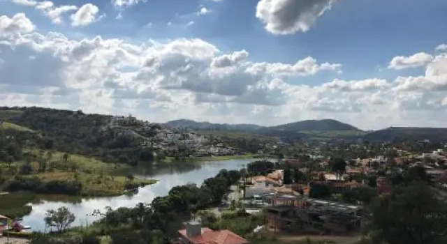 Suítes de Luxo Paraíso de Minas Escarpas, Забронировать Гостевой дом Гостевые дома Капитолиу, Гостевой дом