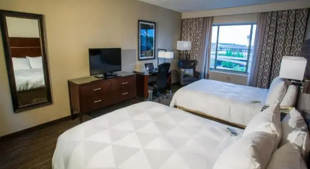 Номер Standard Wyndham Moline on John Deere Commons