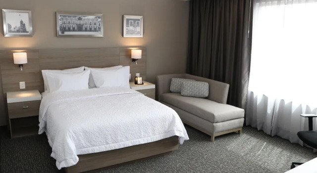 Двухместный люкс с видом на город Hampton Inn & Suites By Hilton Puebla