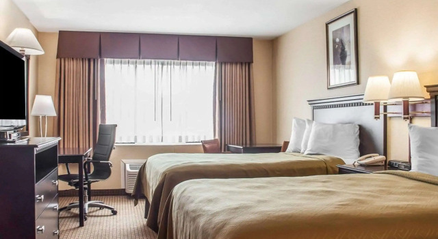 Четырёхместный номер Standard Econo Lodge Elmira-Corning
